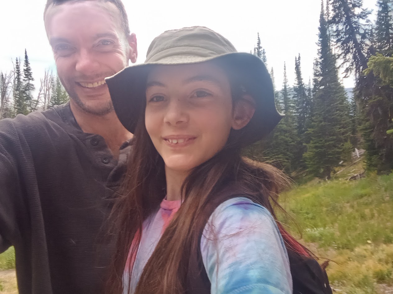 summer-2025-happy-hikers