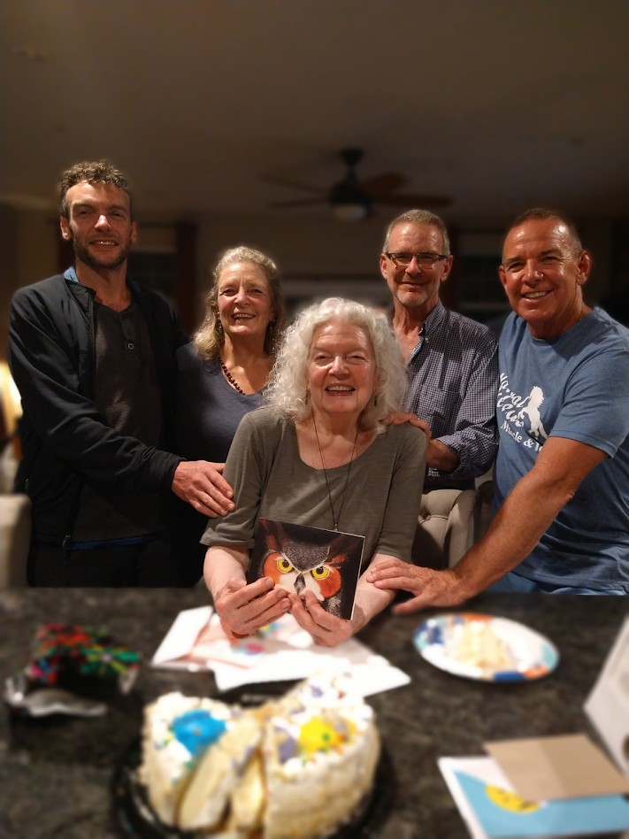 summer-2025-siblings-with-mom